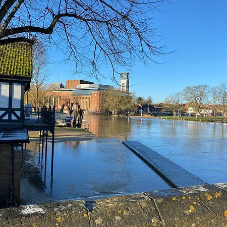 Stratford Upon Avon: 2 Bed Town Centre Apartment, Parking For One Car Buitenkant foto