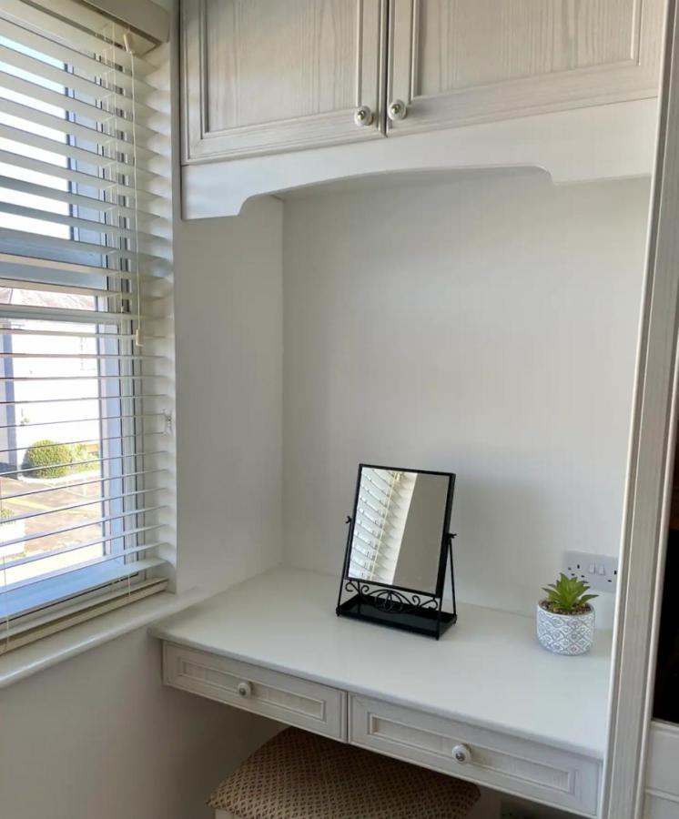 Stratford Upon Avon: 2 Bed Town Centre Apartment, Parking For One Car Buitenkant foto